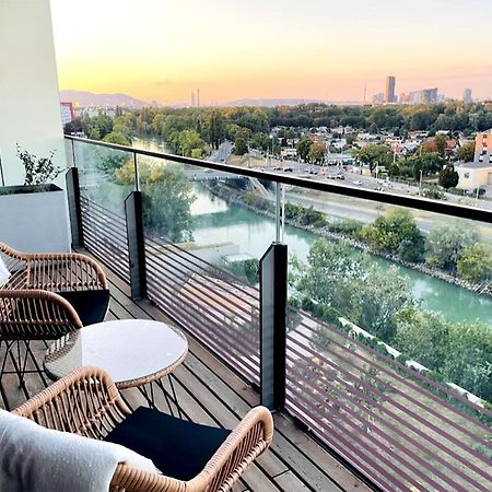 Sunrise Above Sky With Rooftop Pool Βιέννη Εξωτερικό φωτογραφία